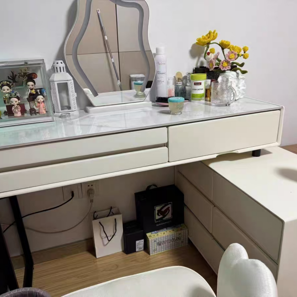 שידת איפור מעוצבת עם יחידת מגירות כולל כסא ומראה דגם לאס וגאס