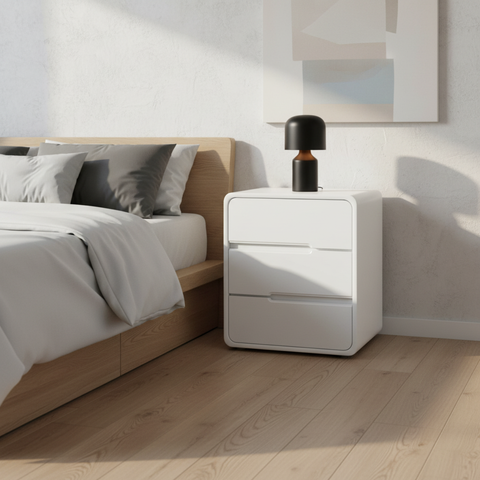 שידת לילה מעוצבת לחדר שינה בצבע לבן